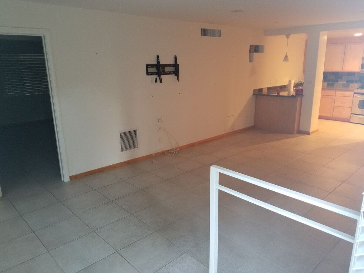 Empty room before virtual staging